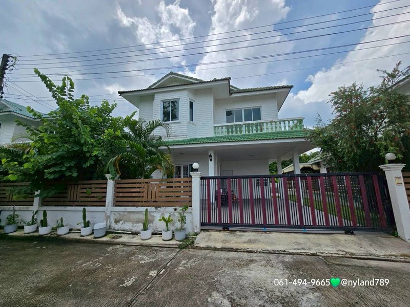 ขายบ้านสวย 2 ชั้น ใกล้แยก จปร. ต.พรหมณี อ.เมืองนครนายก จ.นครนายก เข้ามาจากเส้นสุวรรณศรหน้าแยกจปร. 500 เมตร