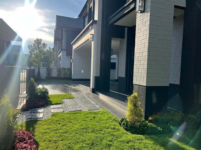 The City Bangna 2(โครงการใหม่) ติด ikea Bangna พื้นที่ใช้สอย 390 ตรม. พื้นที่บ้าน 103ตรว. บ้านอยู่หน้าโครงการ ใกล้สโมสร