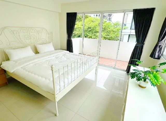 ใหม่ หรูหรา 5นอน ย่านคนญี่ปุ่น BTSพร้อมพงษ์ 900ม. คฤหาสน์แนวตั้งสุดหรู 4 ชั้น  MRTสุขุมวิท 900ม. 405ตร.ม. 35ตร.วา.5น้ำ