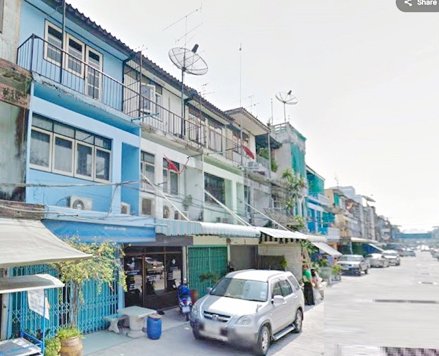 อาคารพาณิชย์ 3 ชั้น เดอะ มอลล์ บางกะปิ 700 ม. MRT แยกลำสาลี 300 ม.19 ตร.วา.229 ตร.ม.แอดเวนต์รามคำแหง 1.9 กม.3 นอน 2 น้ำ แหล่งช็อปปิ้ง