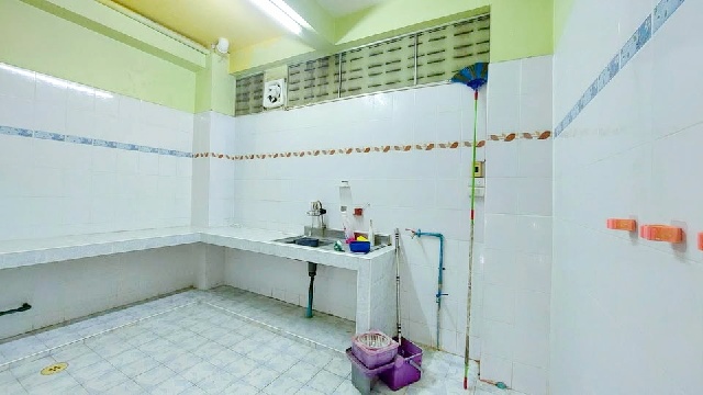 อาคารพาณิชย์ 3 ชั้น เดอะ มอลล์ บางกะปิ 700 ม. MRT แยกลำสาลี 300 ม.19 ตร.วา.229 ตร.ม.แอดเวนต์รามคำแหง 1.9 กม.3 นอน 2 น้ำ แหล่งช็อปปิ้ง