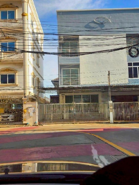 ให้เช่าทาวน์เฮ้าส์ 3 ชั้น 3 นอน  รัชดา MRT ห้วยขวาง 1กม. ประชาราษฏร์บำเพ็ญ ประชาอุทิศ  3 น้ำ  29 ตร.วา.349 ตร.ม.รร.นานาชาติเกศินี 1 กม.