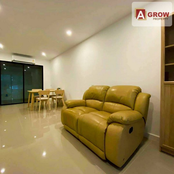 ให้เช่าเทาว์โฮม 3 ชั้น พาทิโอ ศรีนครินทร์-พระราม 9 เฟอร์นิเจอร์ และ เครื่องใช้ไฟฟ้าครบ พร้อมเข้าอยู่