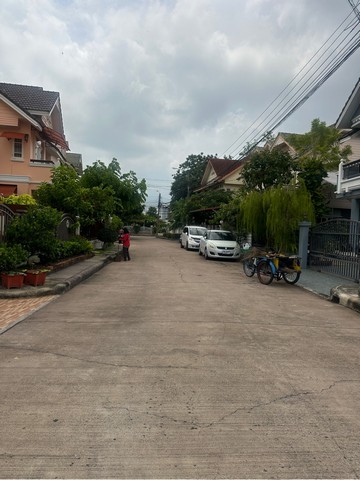 ขายบ้านเดี่ยว 2 ชั้น  56.4 ตารางวา  หมู่บ้านธารารมณ์ ปาร์คเวย์ชาเล่ต์  รามคำแหง 190/1