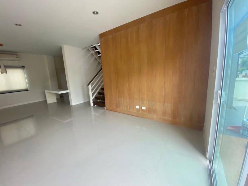 ให้เช่า บ้านใหม่ บ้านเดี่ยว 2 ชั้น ห้องนอน 3 ห้องน้ำ 2