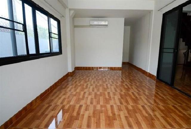 HR 6039 ให้เช่าบ้านเดี่ยว2ชั้น90ตรว.ย่านโชคชัย4ซอย76ลาดพร้าววังหินเสนานิคมเหมาะอยู่อาศัยและทำโฮมออฟฟิศ ใกล้MRTโชคชัย4