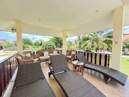 บ้านเดี่ยว ว่างให้เช่า 2นอน 2น้ำ พร้อมสระว่ายน้ำส่วนกลาง เฟอร์ครบ ต.อ่างทอง อ.เกาะสมุย จ.สุราษฏร์ฯ