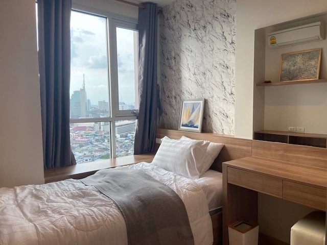 Rhythm Sathorn Private quiet clean 20th floor BTS Saphan Taksin