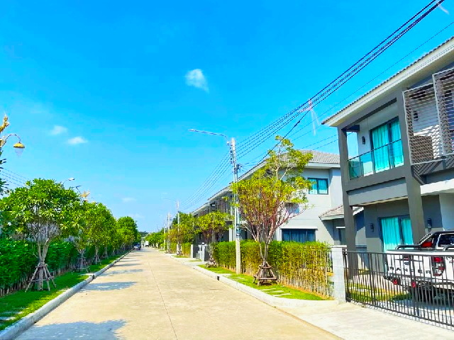 รักสัตว์ บางนา-กิ่งแก้ว  รพ.จุฬารัตน์ 9 แอร์พอร์ต 4 กม. แม็คโคร บางพลี 2 กม.ให้เช่าบ้านเดี่ยว 2ชั้น 50ตร.วา.200ตร.ม. เซนโทร 4 นอน 3 น้ำ