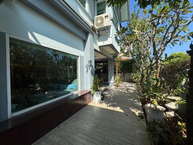 ขายบ้านเดี่ยว2ชั้น โครงการอารียาชบา(ซอยนวลจันทร์ 56) เนื้อที่ 61.7ตารางวา  พื้นที่ใช้สอย 300 ตารางเมตร  บิ้วอิน ทั้งหลัง