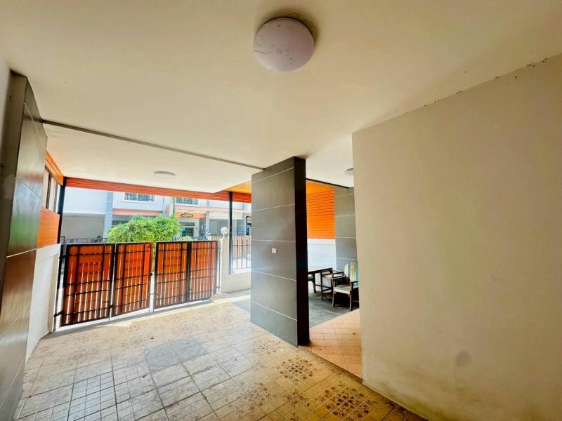 ขายทาวน์เฮ้าส์ 2 ชั้น หมู่บ้าน นนท์ธารา 2  ตำบลบางขุนกอง อำเภอบางกรวย จังหวัดนนทบุรี