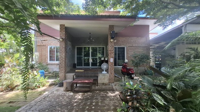 ขายบ้าน พร้อมธุริกิจร้านอาหาร 4.7ดาว ตำบลหางดง อำเภอหางดง จังหวัดเชียงใหม่