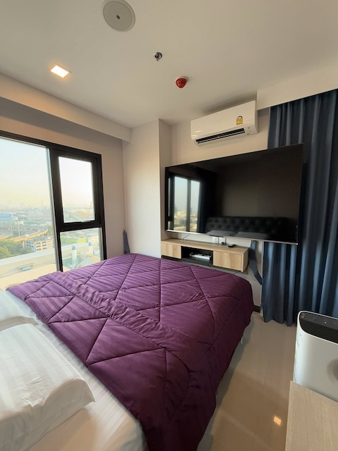 Modiz Sukhumvit 50 Clean safe quiet 16th floor BTS On Nut