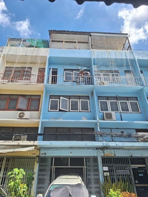 ให้เช่าตึกแถว 3.5 ชั้น 16 ตรว. พร้อมดาดฟ้า ซ.ประชาชื่น 27 ใกล้ทางด่วน และ MRT บางซ่อน