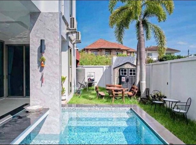 ราคาสุดคุ้มพูลวิลล่าหรู 2 ชั้น สไตล์โมเดิร์น บ้านในฝัน สันทรายน้อย