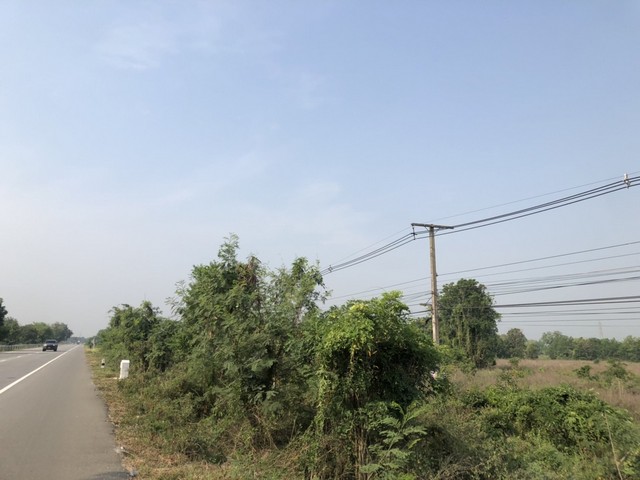 เลือกสรรทรัพย์ดีเติมเต็มชีวิต  เมืองบ้านตากจังหวัดตาก  3-1-40 ไร่ ติดถนนเอเซีย AH1 ติดถนนพหลโยธิน ไร่ 3ลบ. โทร 096-8821857