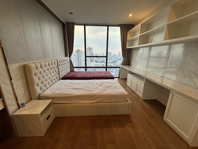 The Bangkok Sathorn spacious safe quiet 34th floor BTS Surasak