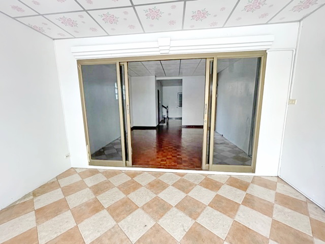 รพ.เกษมราษฏร์ สัมมากรเพียวเพลส ให้เช่ารามคำแหง 135-141 2นอน MRTสัมมากร 250ม. รีโนเวท! ต่อเติมหลังคา หน้า-หลัง  2น้ำ 17 ตรว. 140 ตรม. 3แอร์