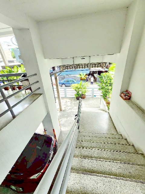 MRTสุทธิสาร 900ม.ติดรถไฟฟ้า ซ.อินทามระ 31-37 ให้อาคาร 33 ตร.ม. รร.นานาชาติคิซิโกะ 3.8 กม. 1นอน