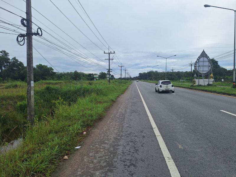 ที่ดินติดถนน 4 เลน! ทำเลเด่น เห็นแล้วต้องหยุดมอง ที่ดินติดถนน 4 เลน! ทำเลเด่น เห็นแล้วต้องหยุดมอง