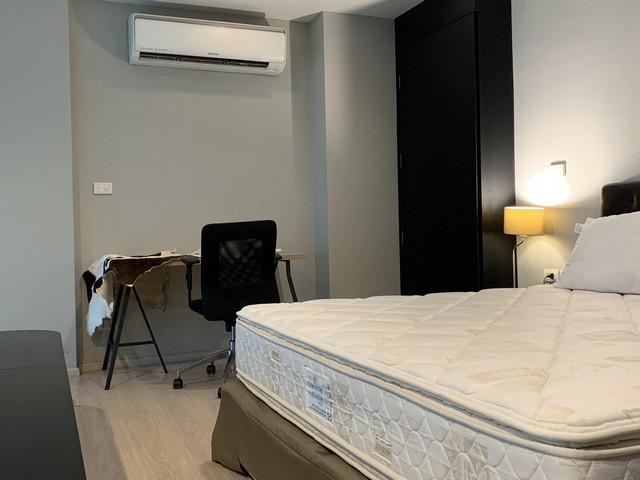 Rhythm Sukhumvit 44 Safe convenient quiet 30th floor BTS Phra Khanong