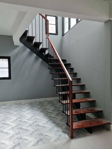 ให้เช่าบ้านเดี่ยว 2 ชั้น 200 ตรม. ย่านโชคชัย 4 ลาดพร้าว-วังหิน ใกล้ MRT โชคชัย 4