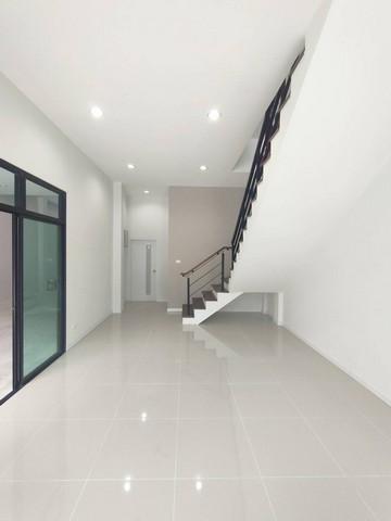 ให้เช่าโกดังและออฟฟิศ 450 ตรม. หลังมุม ซอยกัตนา ย่านบางใหญ่ นนทบุรี ( สร้างใหม่ )