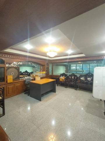 ขายอาคารพาณิชย์ 2 คูหา 6.5 ชั้น มีดาดฟ้า ย่านโบ๊เบ๊ คลองถม เขตป้อมปราบศัตรูพ่าย ใกล้ MRT วังบูรพา