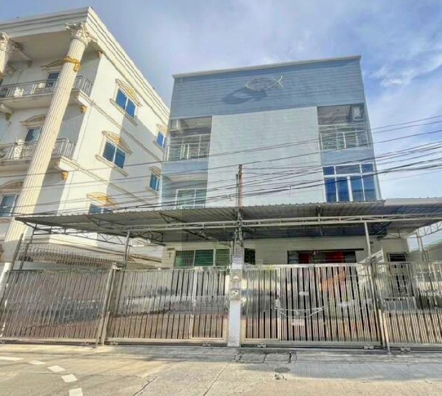 ให้เช่าทาวน์เฮ้าส์ 3 ชั้น รัชดา MRT ห้วยขวาง 1กม. ประชาราษฏร์บำเพ็ญ ประชาอุทิศ 3 นอน 3 น้ำ  28 ตร.วา.340 ตร.ม.รร.นานาชาติเกศินี 1 กม.