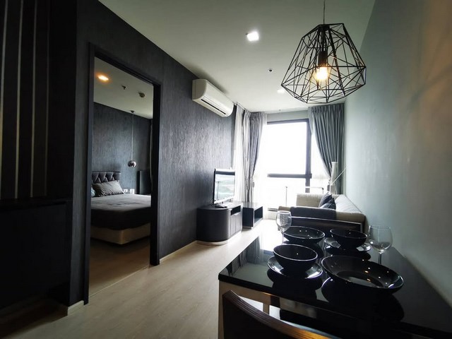 Rhythm Sukhumvit 44 comfortable private quiet 11th floor BTS Phra Khanong