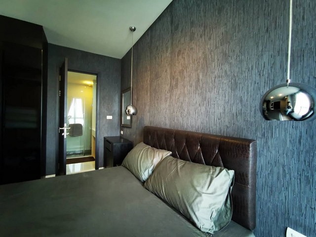 Rhythm Sukhumvit 44 comfortable private quiet 11th floor BTS Phra Khanong