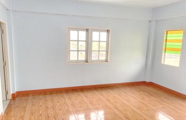 ตรงปก ตลาดพระเงิน ลดครั้งที่3  ติดถนนใหญ่ วัดศรีประวัติ ให้เช่า โชว์รูม อาคารพาณิชย์ 3 ชั้น 2-3นอน 3น้ำ หลังคาหน้าอาคาร 27 ตรว. 2นอน 3น้ำ