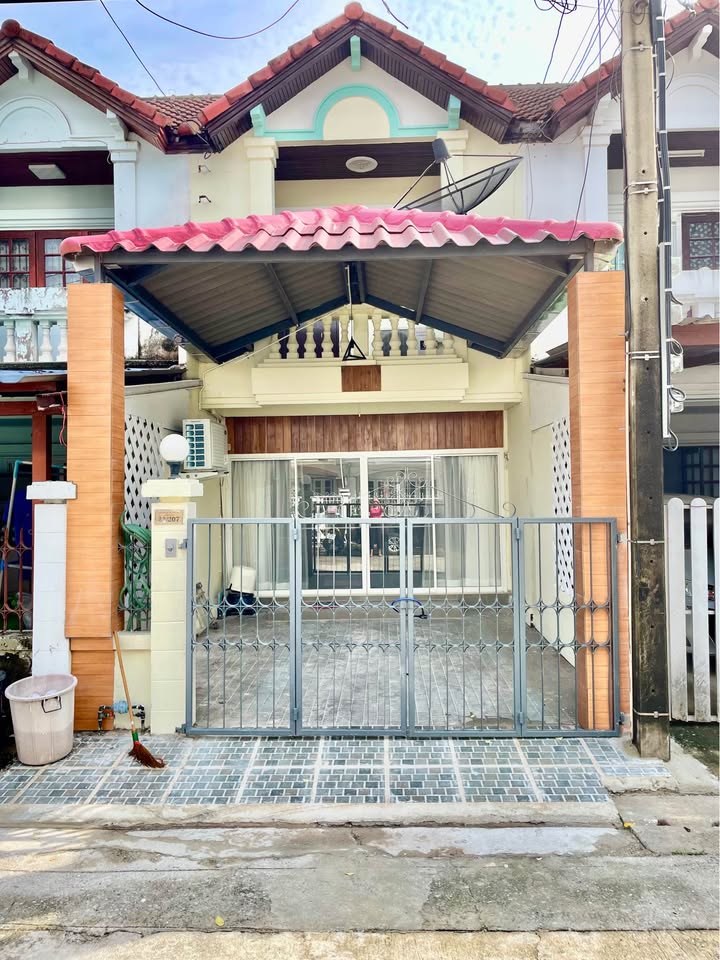 ให้เช่าทาวน์โฮมสวย2ชั้น 18วา2นอน2น้ำ บางนาตราด ข้างตึกเนชั่น