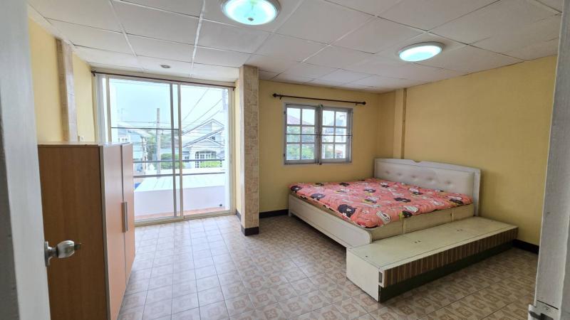 ทาวน์โฮม 2 ชั้น เนื้อที่ 25 ตรว. *2 นอน 3 น้ำ ห้องน้ำในตัว ห้องครัว ถนนวัชรพลรามอินทรา