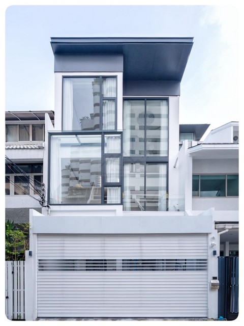 ขาย Townhome 3 ชั้น 250 ตร.ม. ซอยสุขุมวิท 15 ติดโรงเรียนนานาชาติ NIST และ 5 นาที ถึง BTS อโศก 