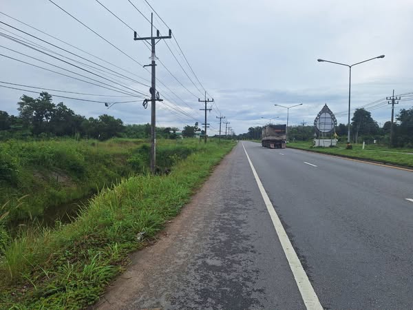 ที่ดินติดถนนใหญ่ทำเลทองเพื่อธุรกิจของคุณ ที่ดินติดถนนใหญ่ทำเลทองเพื่อธุรกิจของคุณ