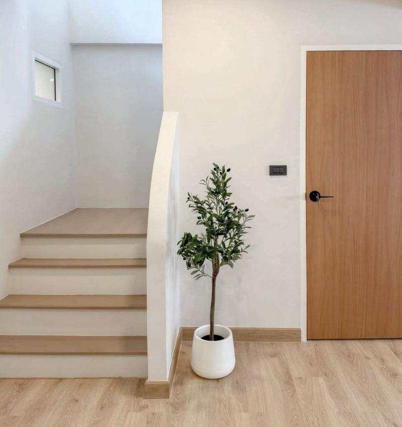 สวยคุ้มค่า ขาย 2.69 ล้าน 19 ตรว. กุลพันธ์วิลล์2 แม่เหียะ ทาวน์เฮ้าส์ 2 ชั้น รีโนเวทใหม่ มินิมอลโมเดิร์น เฟอร์นิเจอร์ครบ พร้อมเข้าอยู่ได้เลย