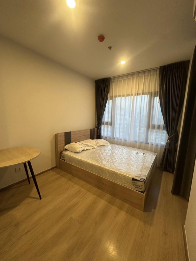 Life Rama 4 Asoke Private comfortable clean 31st floor MRT Klongtoei