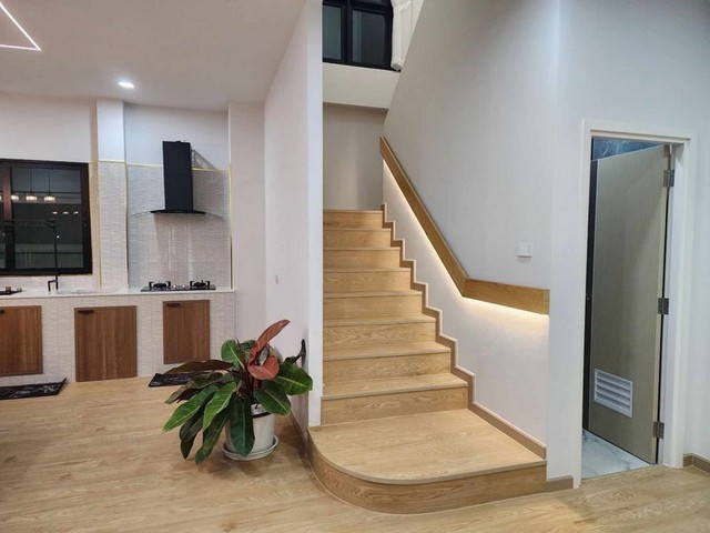 ให้เช่าพูลวิลล่า 2 ชั้น ตกแต่งสวย สไตล์โมเดิร์น โซนดอยสะเก็ด