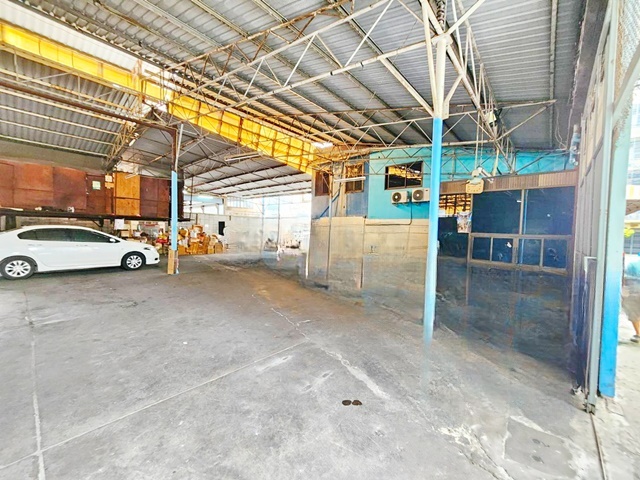 เจริญกรุง 25-35 ตลาดน้อย ท่าเรือข้ามฟากสี่พระยา MRTหัวลำโพง360ม. ให้เช่าโกดัง ย่านกลางเมือง สัมพันธวงศ์ 196 ตรว. 782 ตรม. 4นอน แอร์ 1ตัว