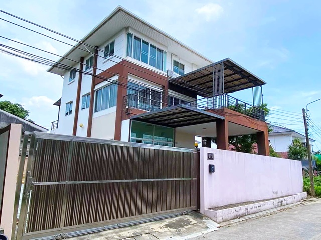  ม.เกษตร ลาดปลาเค้า พหล ประเสริฐมนูกิจ 1-11 จอดรถ 6คัน ให้เช่าคฤหาสน์ เดี่ยว 5นอน 3 ชั้น 100 ตร.ว.  400 ตร.ม. สุกี้ตี๋น้อย เกษตร-นวมินทร์