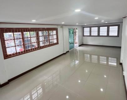 ให้เช่าบ้านเดี่ยว 2 ชั้น 90 ตรว. หมู่บ้านเมืองทอง 2 โครงการ 3 ซ.พัฒนาการ 53 ใกล้สวนหลวง ร.9