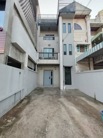 ขายโฮมออฟฟิศ 3 ชั้น 31.6 ตรว. ซอยลาดพร้าว 124 สไตล์ลอฟท์ ใกล้ MRT มหาดไทย