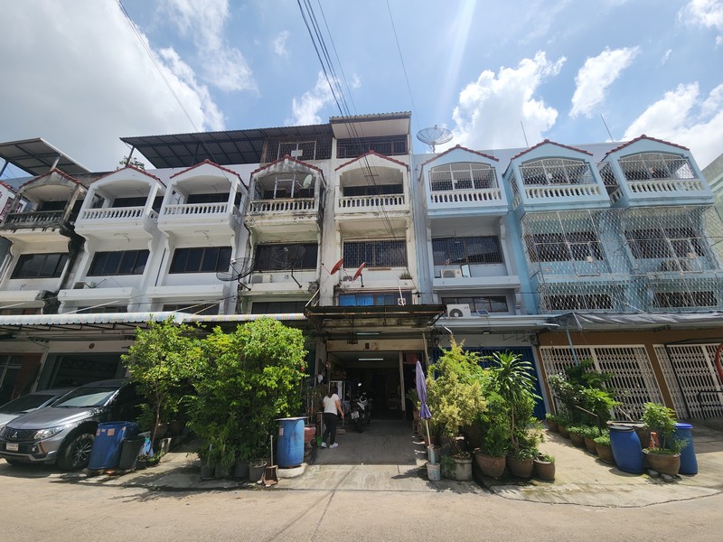 ขายอาคารพาณิชย์ 4 ชั้น พร้อมห้องพัก 10 ห้อง  โซนพระราม 2 - บางบอน - บางขุนเทียน ที่นี่...คือทำเลแห่งการสร้างรายได้ที่มั่นคง