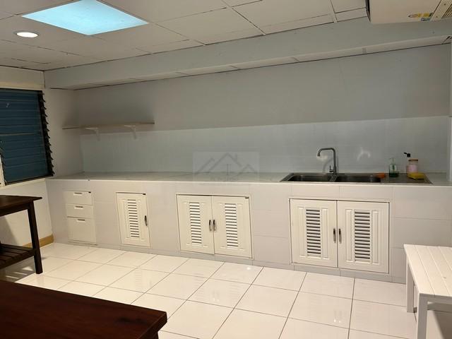 HR 6048 ให้เช่าบ้านเดี่ยว 2 ชั้นหลังมุม 3 ห้องนอน พระราม 9 ซอย 43 เดินไป The Nine และ CJ Mall ได้ เหมาะอยู่อาศัยหรือเป็นออฟฟิศ