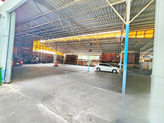  ให้เช่าโกดัง กลางเมือง มหาพฤฒาราม MRTหัวลำโพง375ม.เจริญกรุง 27-37 ตลาดน้อย สัมพันธวงศ์ 195 ตรว. 780 ตรม. สี่พระยา 4นอน แอร์ 1ตัว