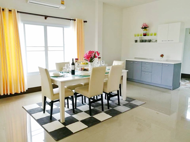 ตลาดแจ้งสว่าง  ม.ขอนแก่นวิทยาเขตหนองคาย น้ำไม่ท่วม สูงกว่าเมือง 10เมตร  80 ตรว.Makro Lotus 155 ตรม. 3นอน บิ้วอินหรู เฟอร์ครบ