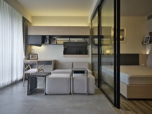 ขายคอนโดเซอร์เคิล เอส สุขุมวิท 12 ขนาด 42.19 ตร.ม. พร้อมผู้เช่า  ตกแต่งครบ ซอยสุขุมวิท12 ใกล้ BTS อโศก และ MRT สุขุมวิท  เขตคลองเตย กรุงเทพฯ