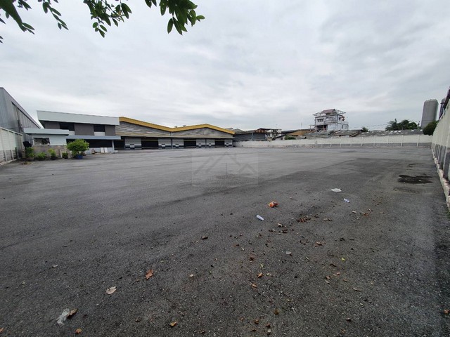 ให้เช่าโกดังพร้อมสำนักงาน 10,500 ตรม (6 ไร่ 2 งาน) สำโรงใต้ ปู่เจ้าสมิงพราย พื้นที่สีม่วง ขอ รง.4 ได้ ใกล้รถไฟฟ้า ใกล้ทางด่วน