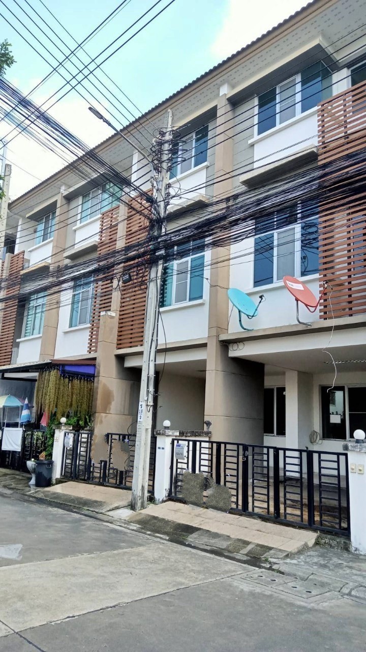 ขายทาวน์เฮ้าส์มือสอง เขตทุ่งครุ กรุงเทพมหานคร โครงการ ทาวน์พลัส ประชาอุทิศ